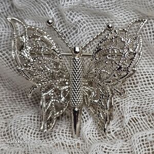 Monet butterfly brooch silvertone